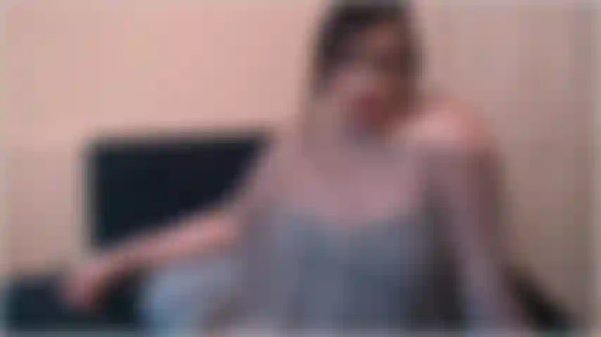 Miss déviante veut que tu savoures ton sperme.