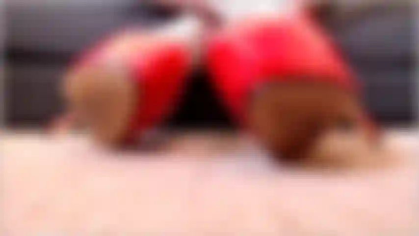 Balle anti-stress ou tes couilles - je sors mes frustrations sur tes couilles !