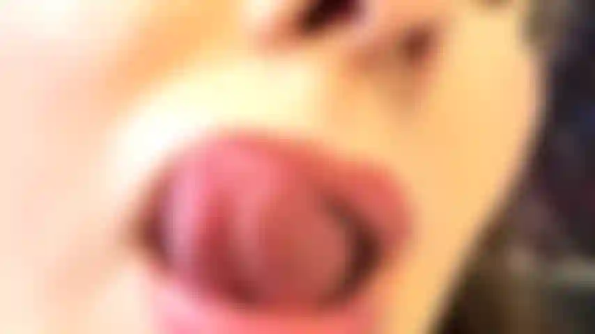 Un jeu de bouche sexy.