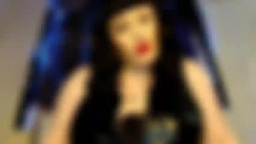 Vierge esclave à vie.