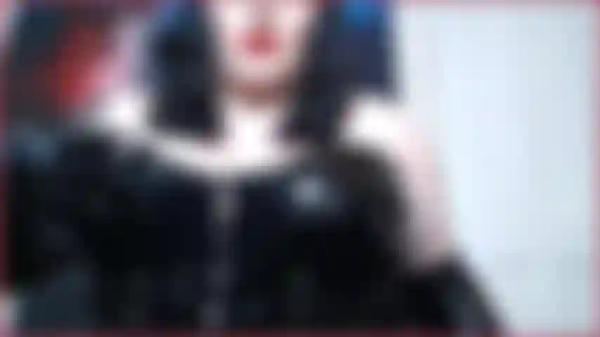 Faible pour les gros seins naturels.