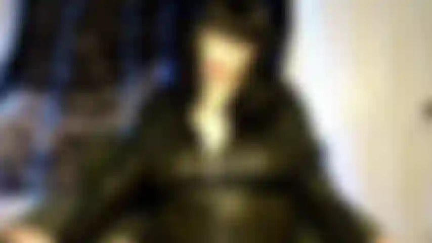 Mangeuse de sperme à trois bords_convertie_(2).