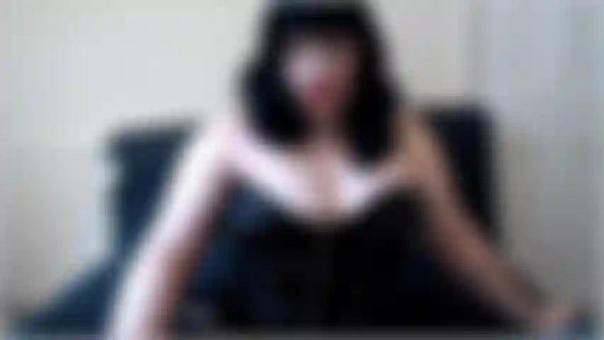 Tu es déjà en passe de devenir la garce féminine que tu as toujours voulu être. Mais vous avez encore beaucoup à faire. Je veux que tu sois beaucoup plus féminine.