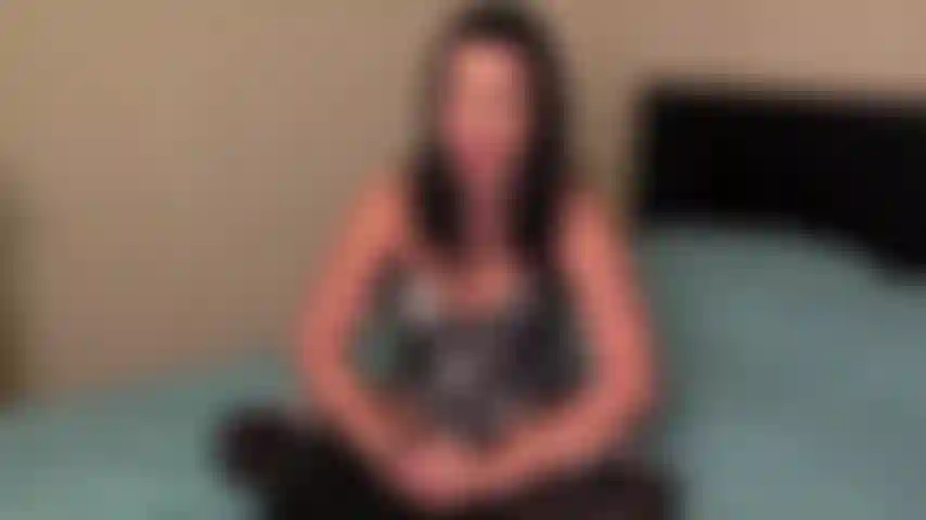 Tombe en transe et tombe profondément amoureux de moi. Je connais ton secret. Ça va, je sais que tu as envie de bite. Plus tu tombes profondément, plus tu as envie d'être bisexuelle pour moi.