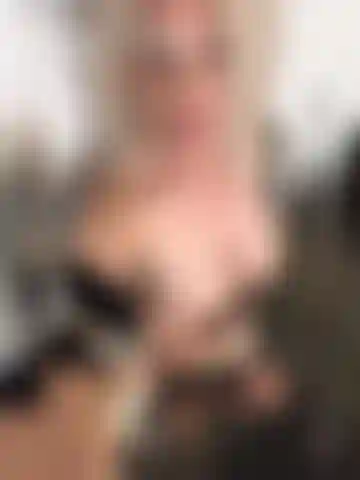 Posant pour la caméra.