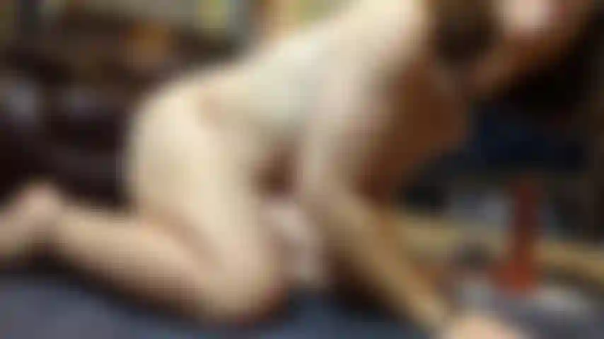 Tentative de pipe avec un gode self hogtie xd.