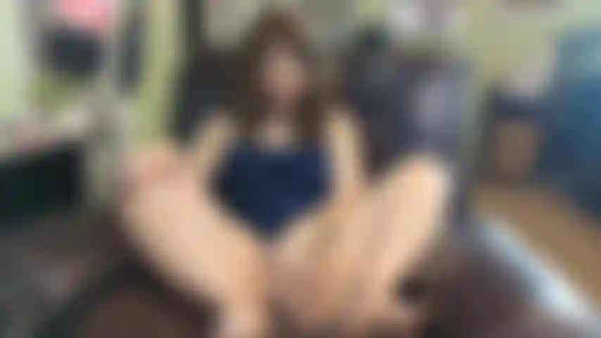 L'orgasme vibrant de la cage à bite Linzy19 .