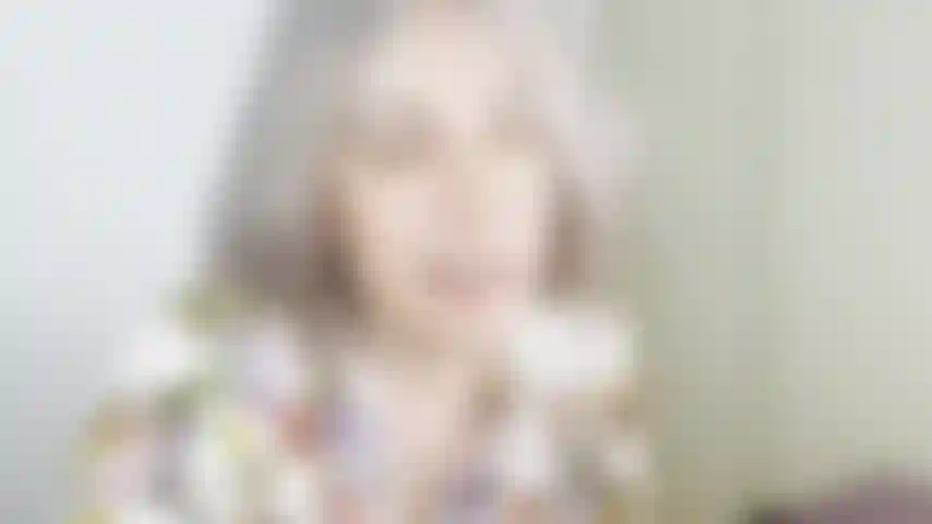 Plug anal vibrant et orgasme baguette.