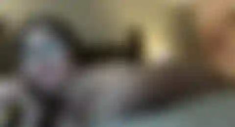 Je broie le clitoris pour du porno à trois.