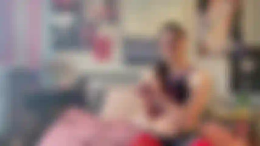 Ta copine te fait des joi/cei très détaillés.