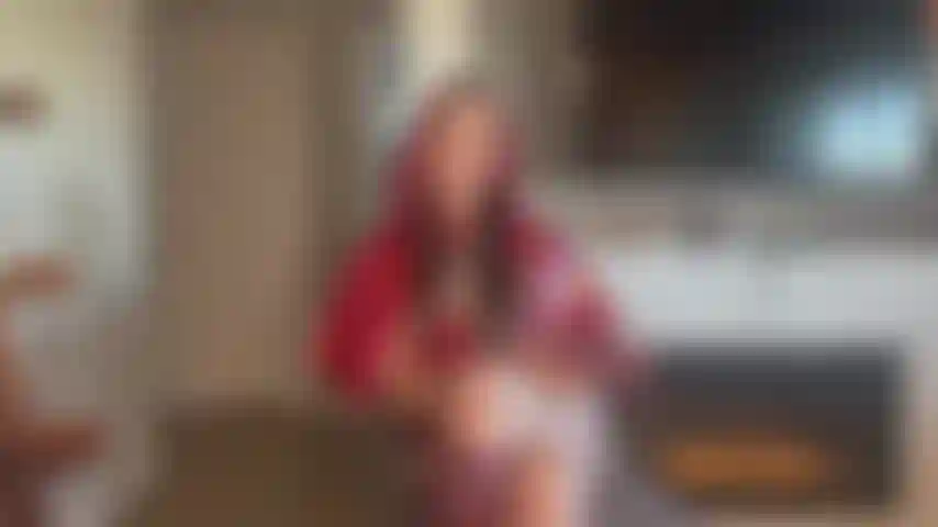 [ Jeu de rôle] le petit chaperon rouge domine le grand méchant loup.