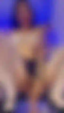 YOUNG LATINA RIDING DILDO