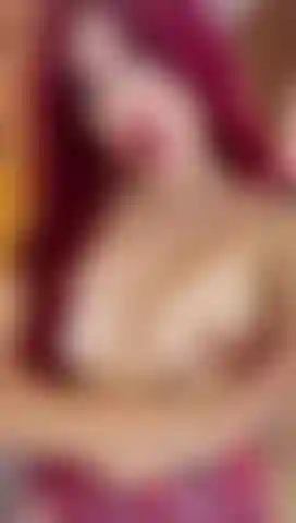 Viens sucer mes seins.