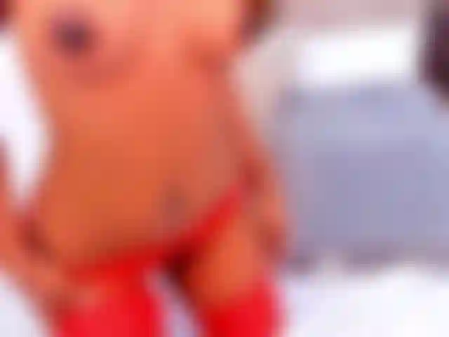 Aimerais-tu mettre ta bite quand j'ouvre ma chatte ?