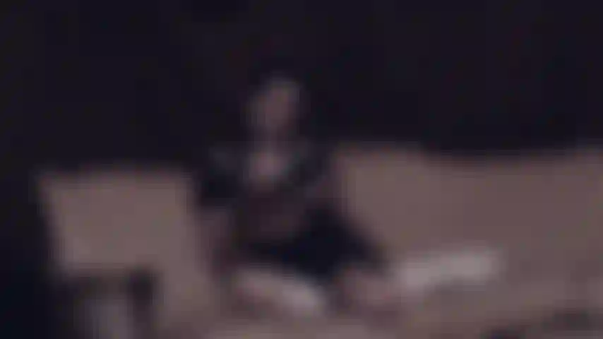 Mercredi je suis seule à la maison.