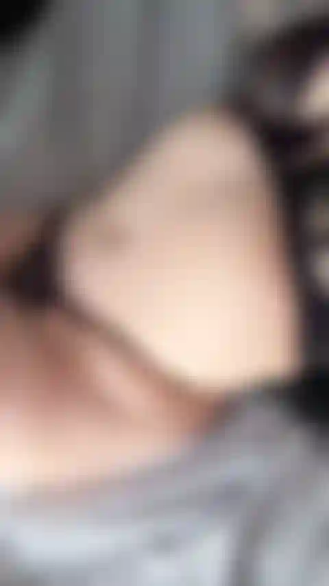 Je me prépare pour l'heure du jeu.