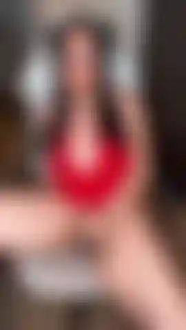 Me masturbant fort, éjaculation épaisse et orgasme intense !