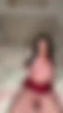 Je me masturbe et je jouis avec cim.