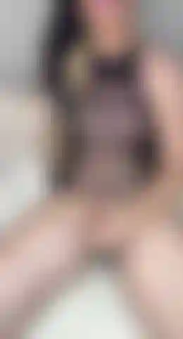 Touchant ma grosse bite.