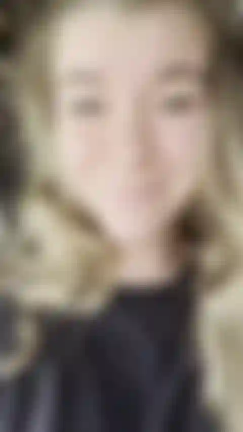 Je joue dehors avec un gode en étant sournois (:.