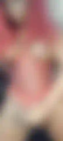 Je joue avec ma bite bien dure.