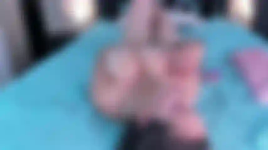 Compte à rebours jusqu'à ton sperme sur mes seins.