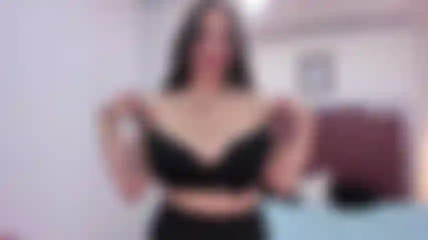 Je me gode les seins et je suce le gode pendant que je les marturbe avec mes seins.