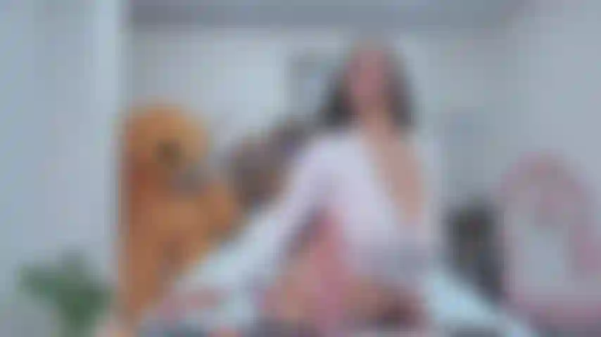 Je baise mes gros seins.