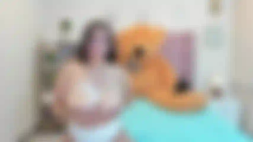 Je baise des gros seins et je gifle les seins !!!