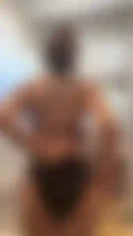 En enlevant mon maillot de bain dans la salle de bain de l'hôtel, je me sentais libre et détendue.