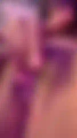 I put my fingers in until I came, my pussy is so wet that you can hear it.