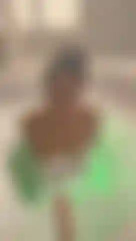 My lips taste better in the jacuzzi