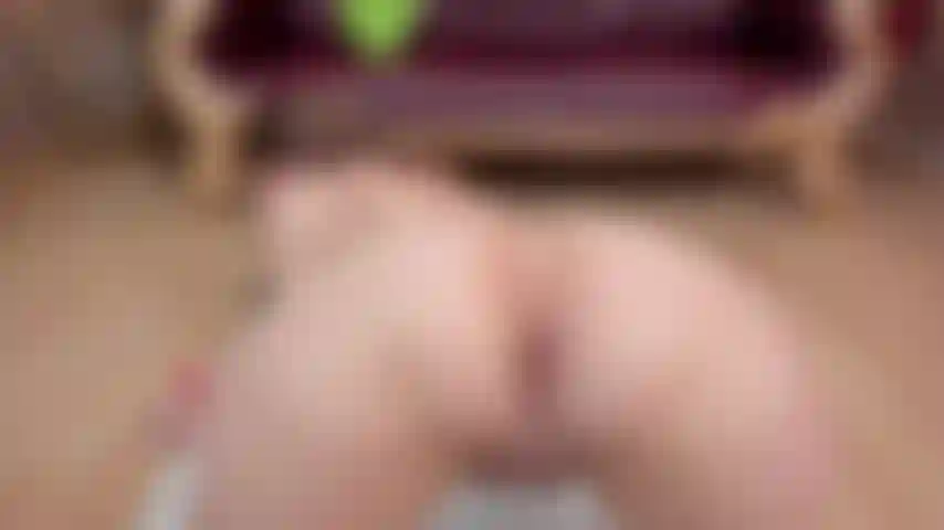 Play plug show | gode en verre | fessée anale gémissement de chien | ValeryMerciier.