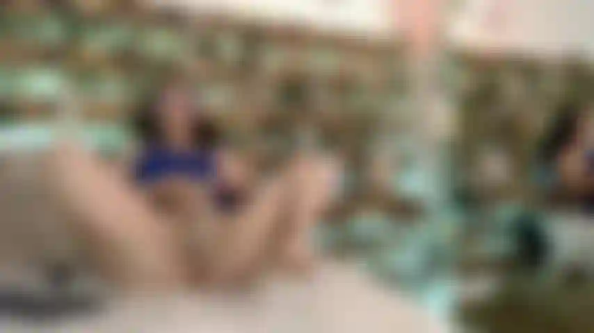 Joue avec ta délicieuse bite dans ma chatte jusqu'à ce que tu jouisses.