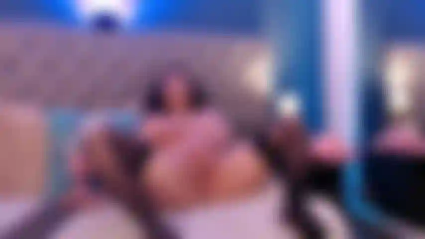 Tu aimes les jambes avec des bas en résille.