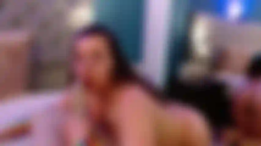 Et si je m'étouffais avec ta bite à la place ?