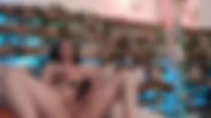 J'adore stimuler mon clitoris, ça me rend trop humide.