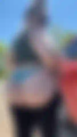 J'ai dû arrêter un spectacle papa mes friandises.