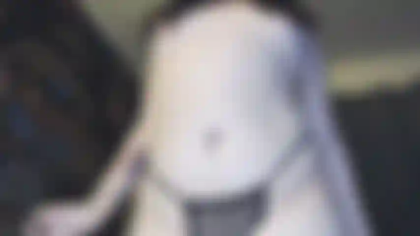 La déesse hollandaise se masturbe et chevauche des godes bbc pendant que vous vous frayez un chemin et drainez pour moi.