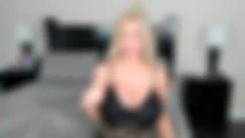 Joey, tu veux remplir mes trous de milf.