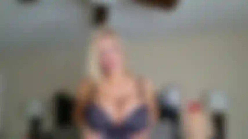 Des trucs de pantie et je dis au revoir à ma lingerie.