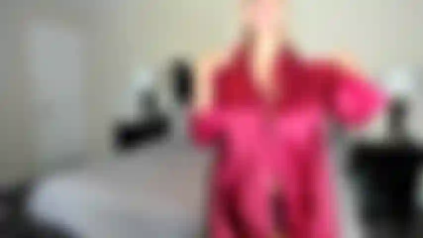 Regarde-moi caresser ma bite et te rejoindre.