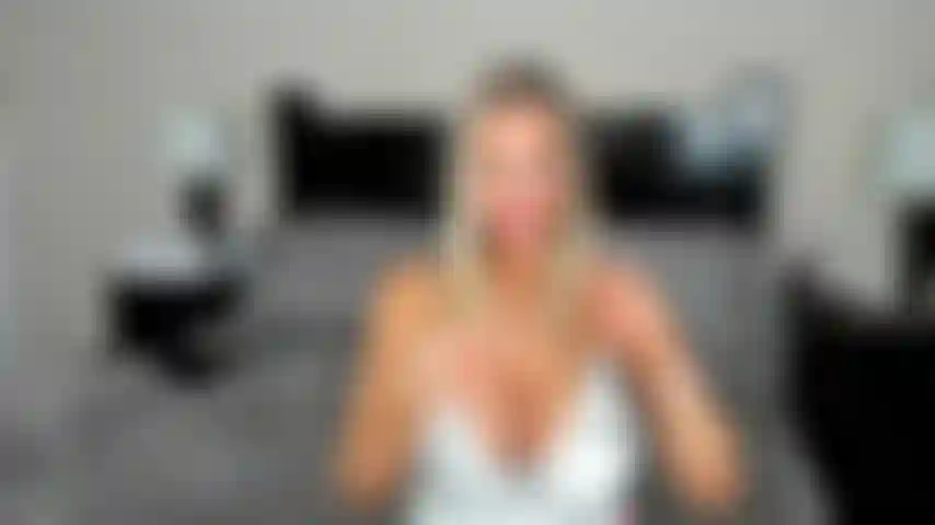 M. Smalls me donne cette petite bite.