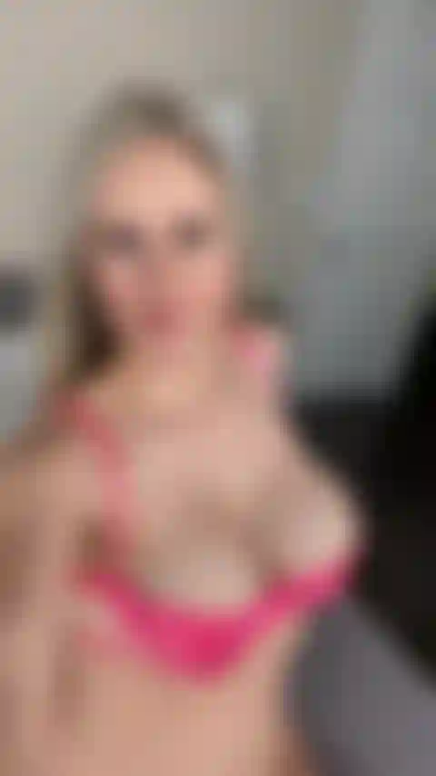 Un strip-tease sexy.