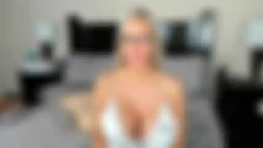 Le professeur a vraiment besoin d'une bite (solo).