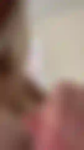 Assoiffée de seins de lait.