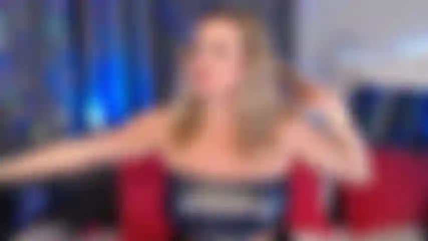 Ma belle-mère surprend son beau-fils avec sa culotte volée. Elle le punit d'humiliation.