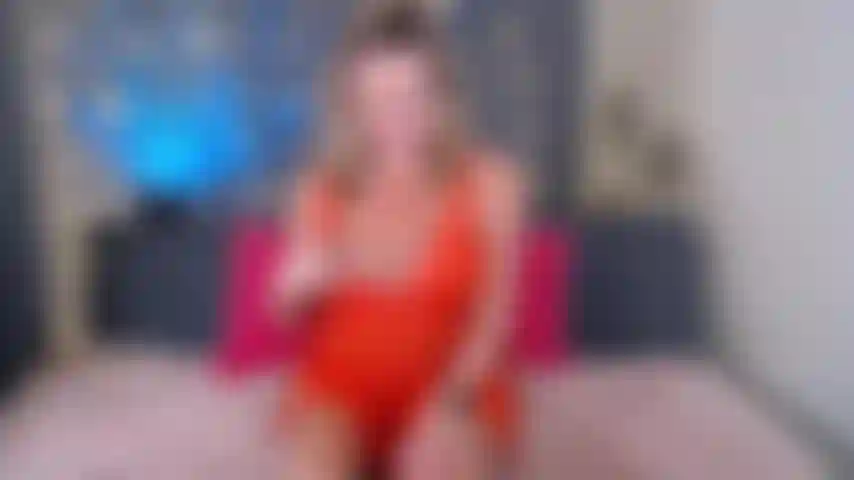 Une belle-mère exigeante baise son beau-fils sissy avec la bbc.