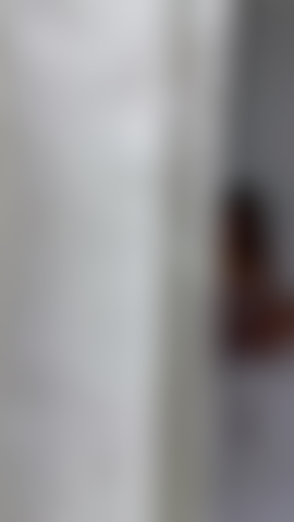 Est-ce que tu m'espionnes pendant que je prends une douche ?