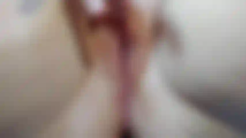 Gros plan hd extrême de ma petite chatte avec tous les détails à l'intérieur.